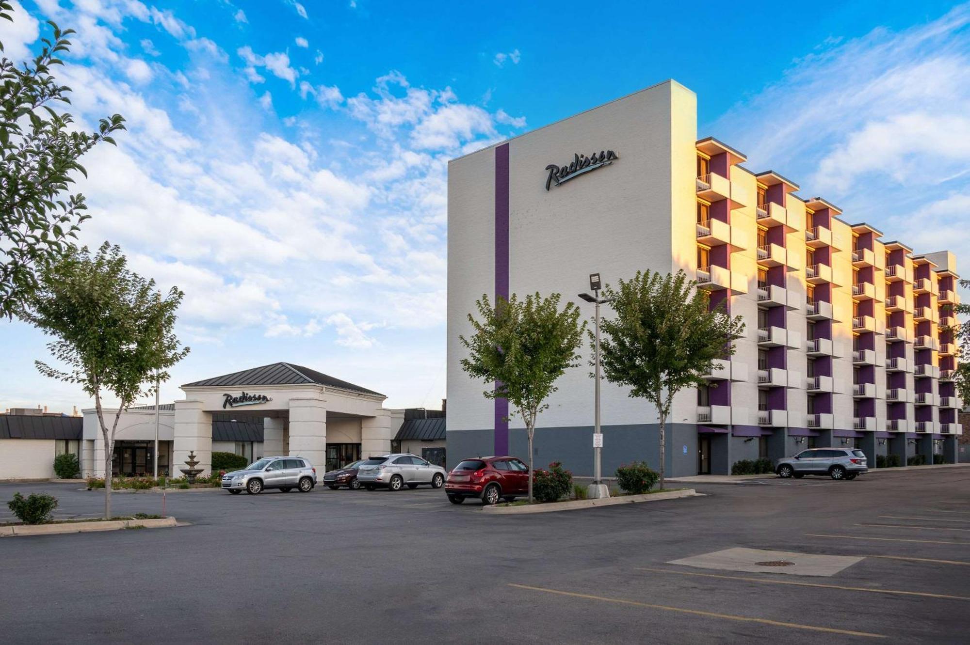 Radisson Hotel Grand Rapids Riverfront المظهر الخارجي الصورة